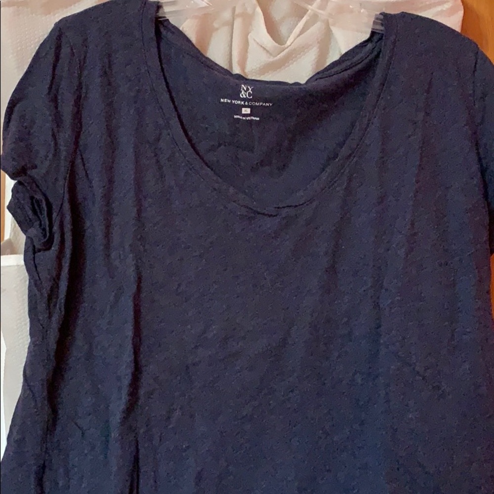 Short sleeve v neck shirt